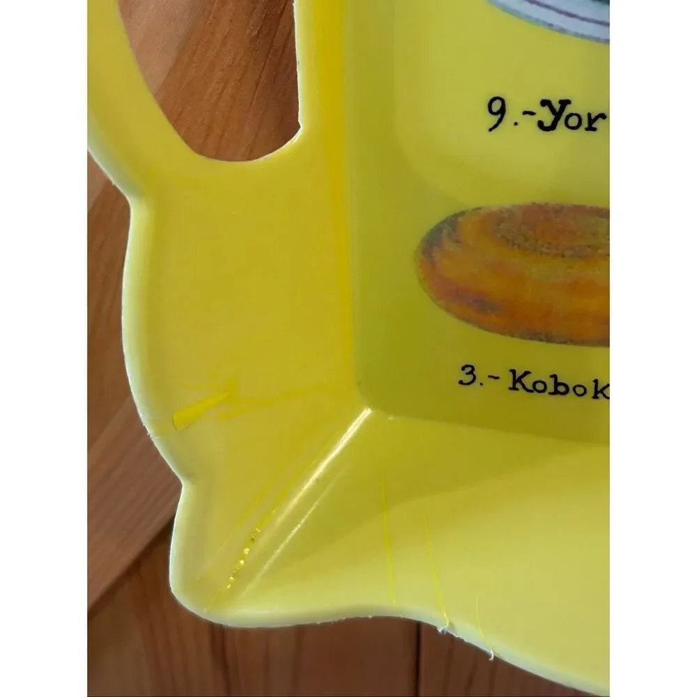 Vintage plastic cheese platter with handles (7653)